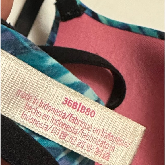 VS Pink Wear everywhere Bra - Picture 9 of 11